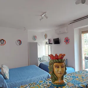  Apartment Al Teatro Antico & House